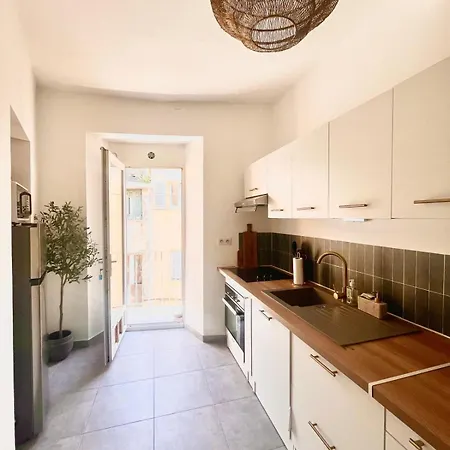 Charmant Appartement * Μπαστιά